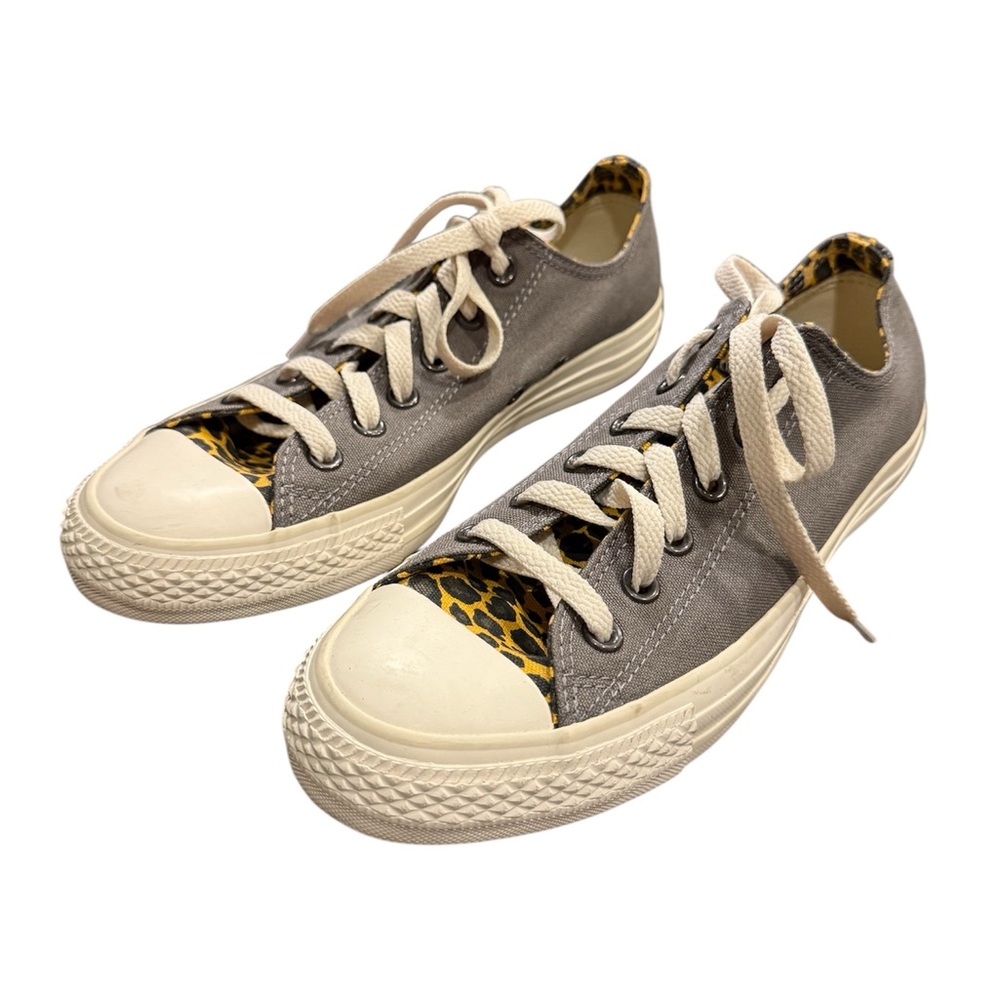 Converse Low Tops – Gray w/ Leopard Print